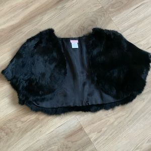 Rabbit fur short sleeve cape